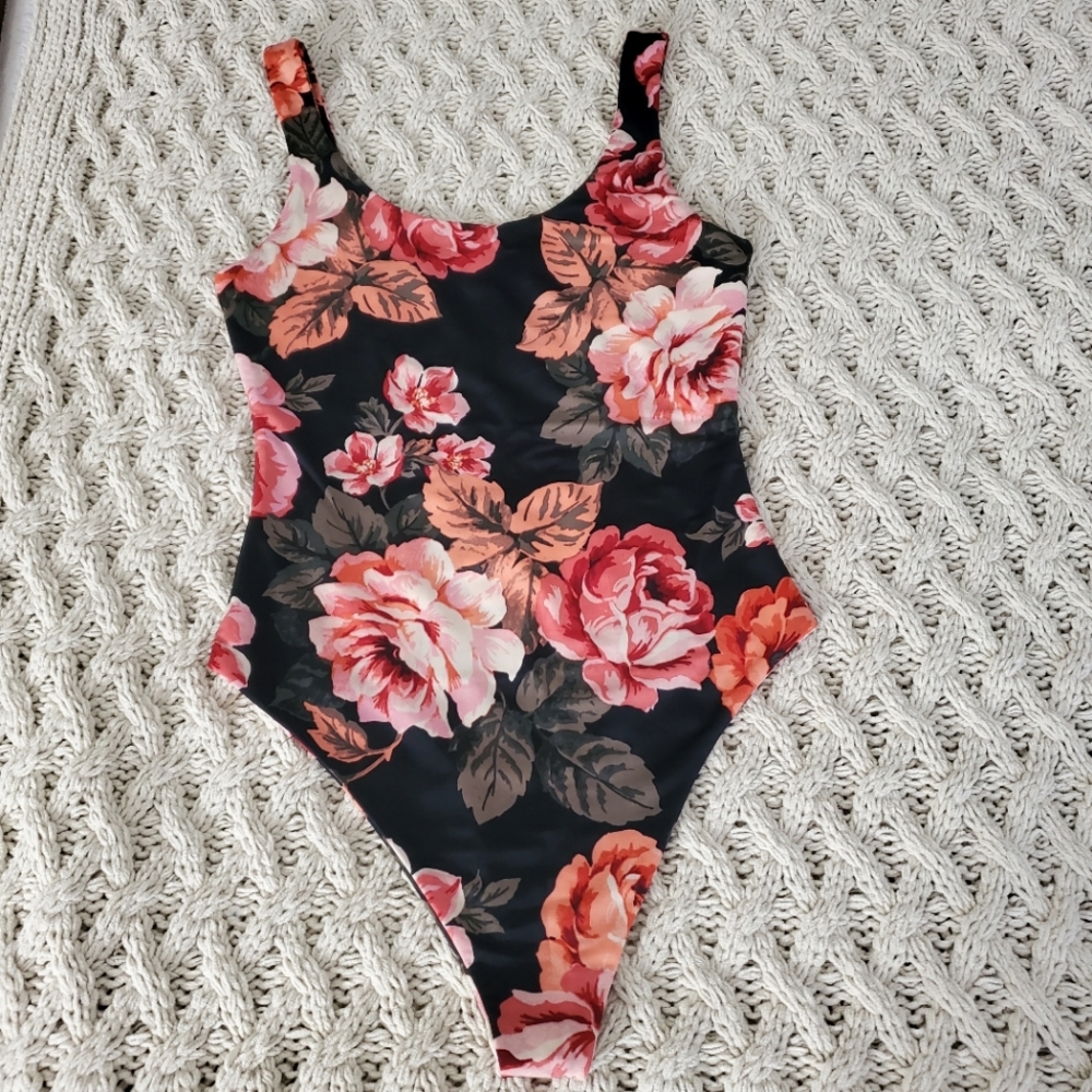 FLORAL BODYSUIT SMALL